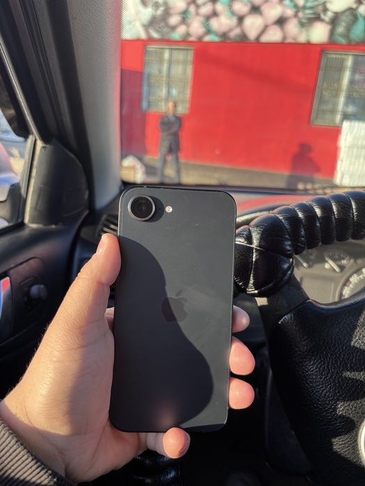 Iphone 16e 128гига