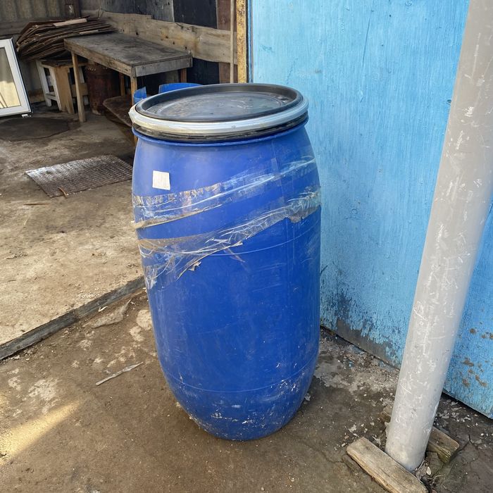 Бодчка для воды 200 литр