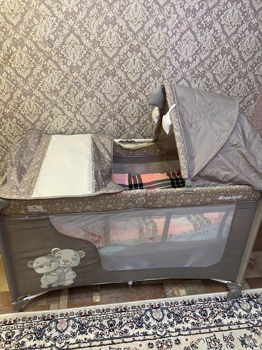 Детская кроватка манеж