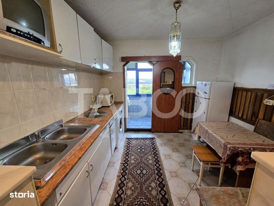 Apartament decomandat de vanzare 2 camere boxa pivnita Vasile Aaron