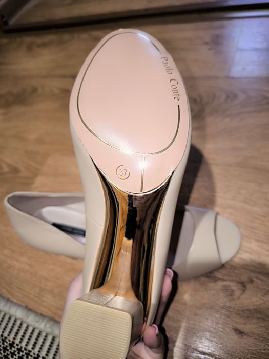 Продам женские туфли