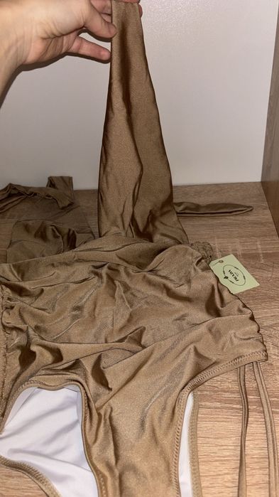 Accesoriu nou nou - costum de baie P rada bej sidefat