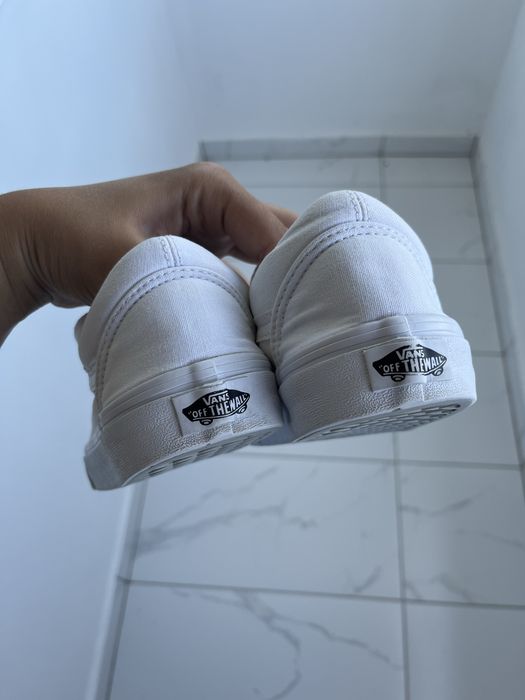 Бели Vans old school