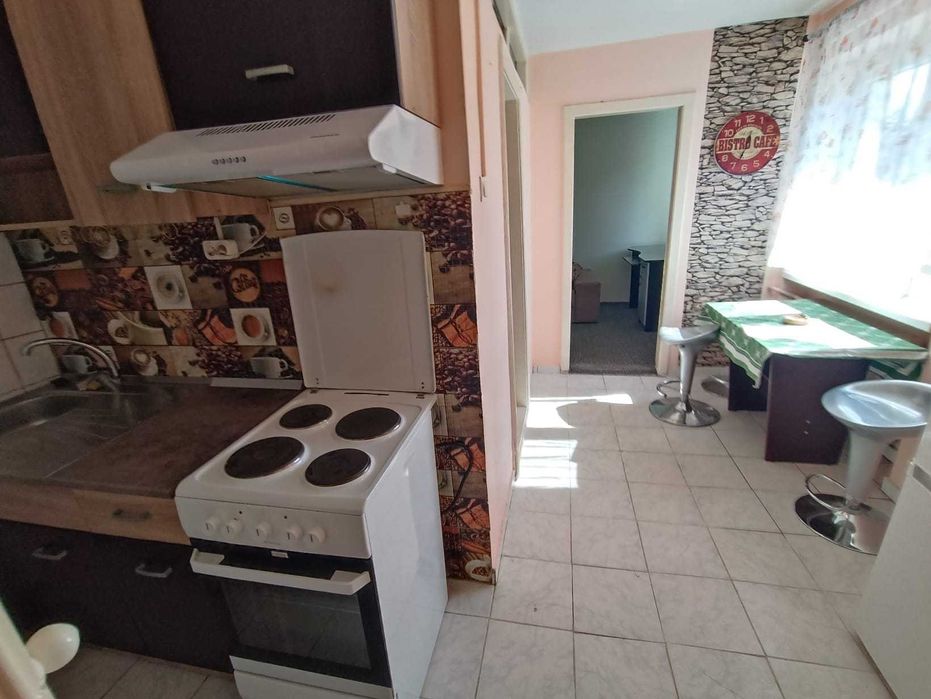 Apartament cu 3 camere de vânzare în cartierul Revoluției