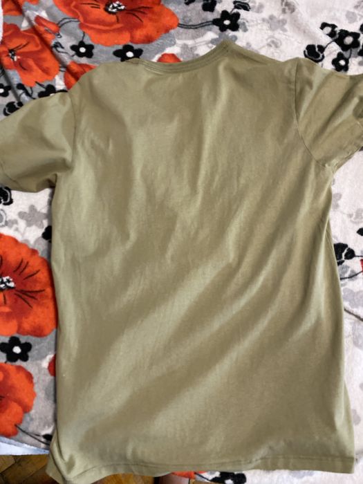 Vand tricou GUESS nepurtat