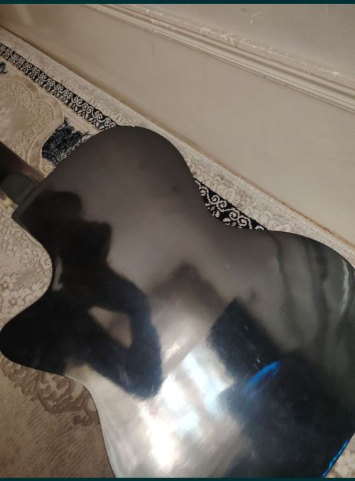Gitara sotiladi arzon