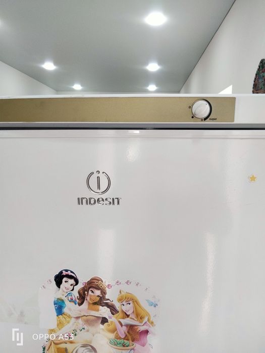 Продается морозильник Indesit
