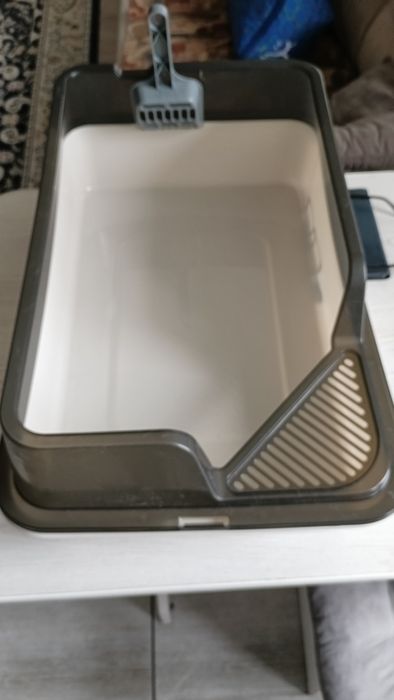 Продам лоток для кошек и собак.