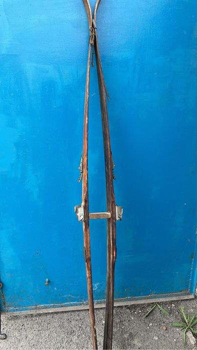 Лыжи старые