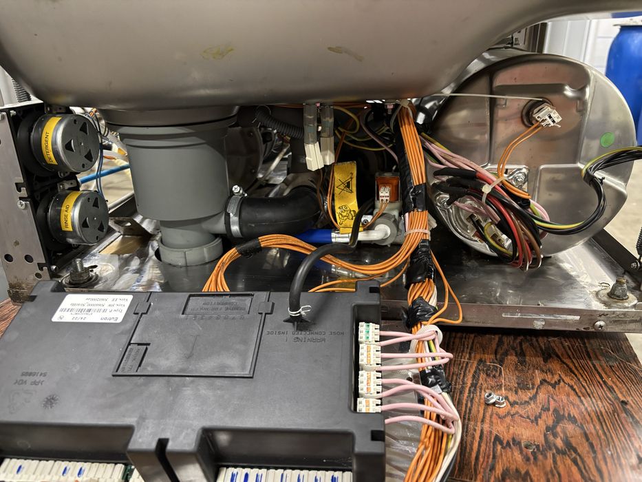 Професионална съдомиялна Electrolux