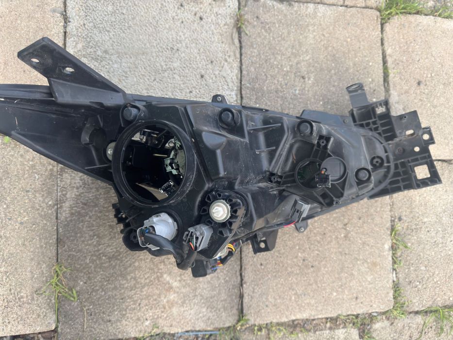 Ляв фар за Mazda 3 Bi-Xenon с AFS