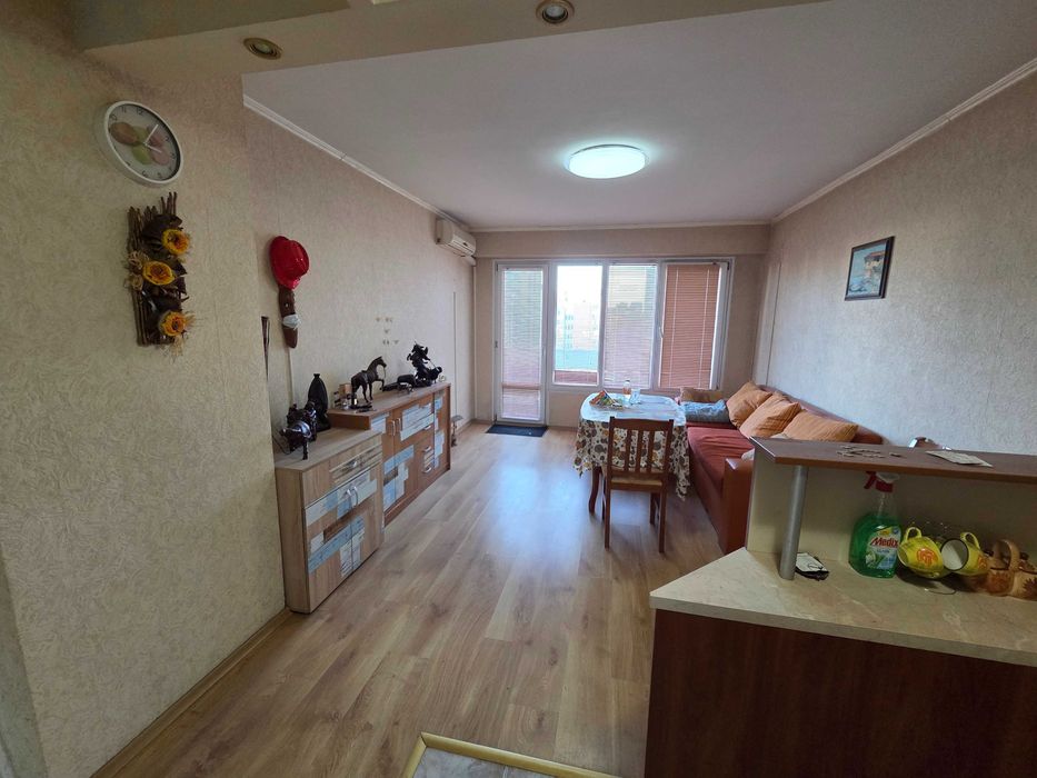 Продава се Тристаен апартамент в Бургас, Лозово - 68 кв.м за 1912 €/кв.м - Снимка #2