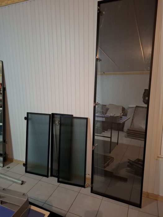 Алюмин ойнали шкаф эшиги, 3 та кичкинаси