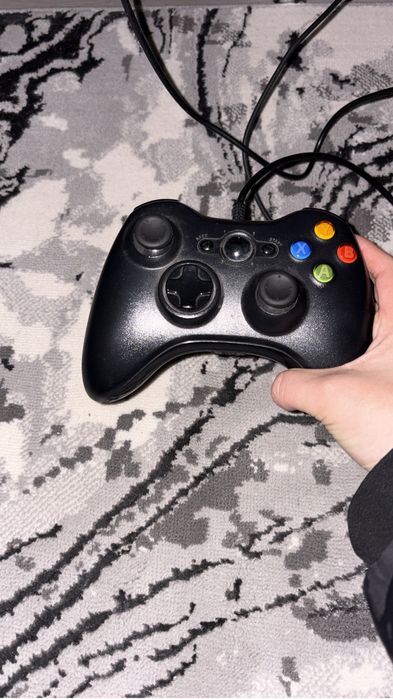 vand xbox 360 cu multe jocuri functionabil