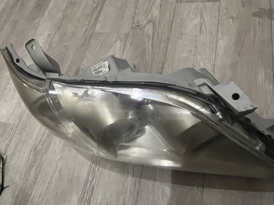 Продам фары Тайота