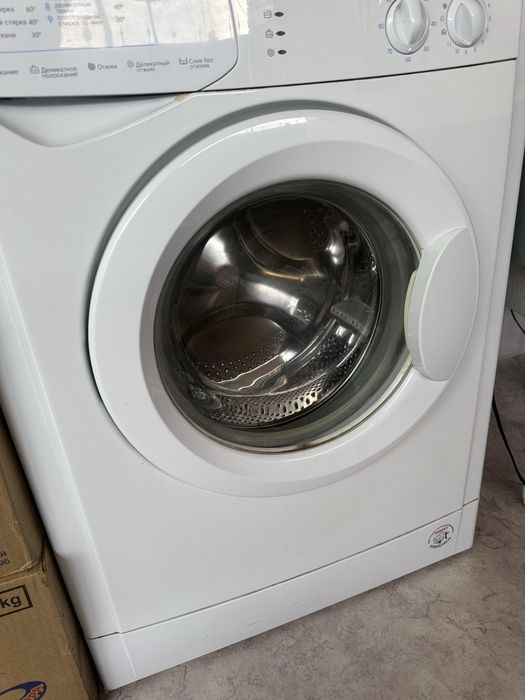 Продам стиральную машину INDESIT б/у