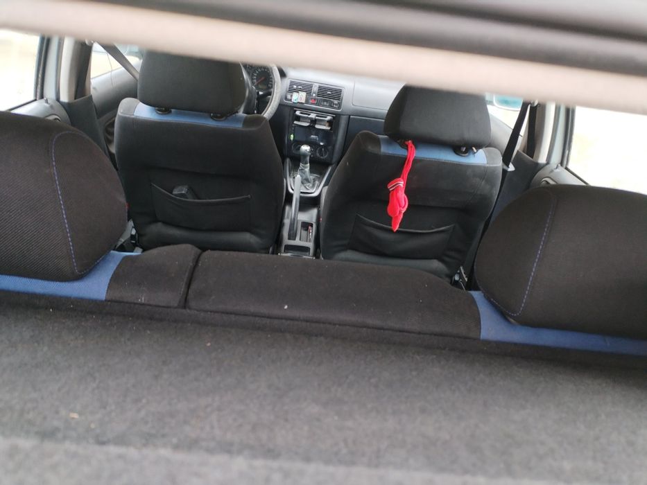 !!!НАПЪЛНО ОБСЛУЖЕН !!Продавам WV Голф 4  1,6/101 к.с /2000 г..