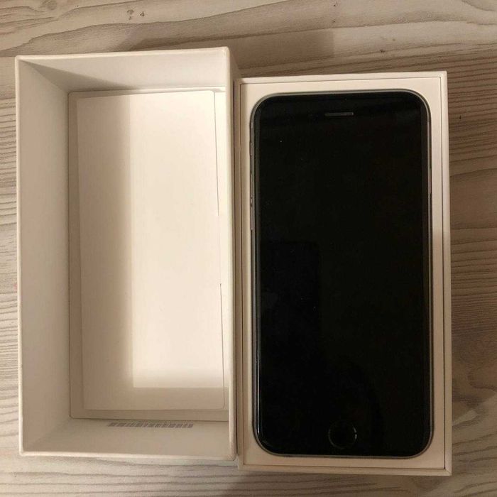 продаю Iphone 6S c коробкой, зарядкой, наушниками в отличном состоянии