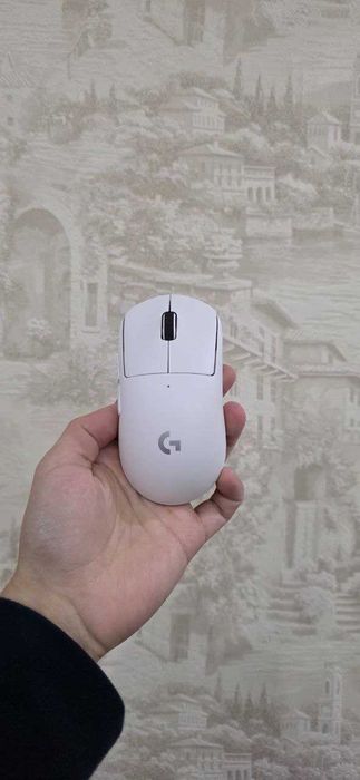 Logitech Superlight White в идеальеом состоянии