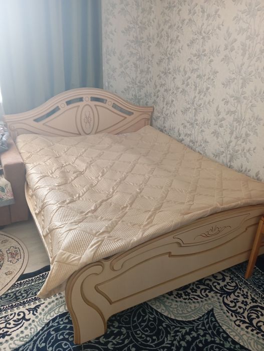 Двухспальная кровать