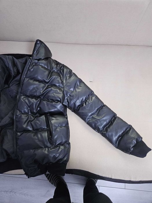 Geacă băieți cu  blană la guler și imitație piele îmblănită