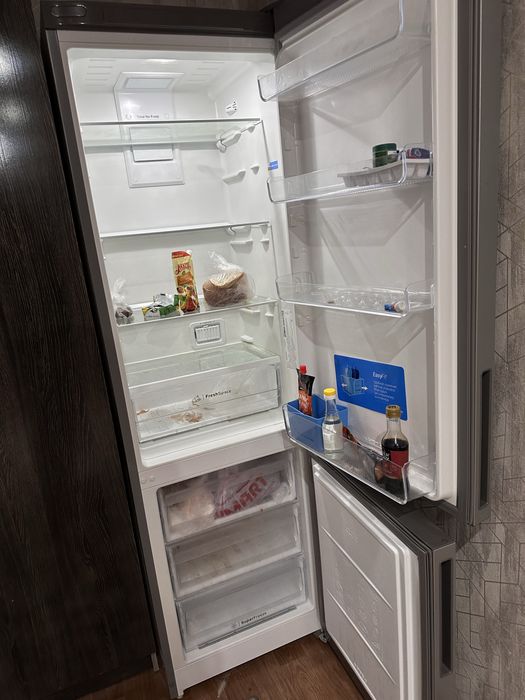 Продам холодильник Indesit