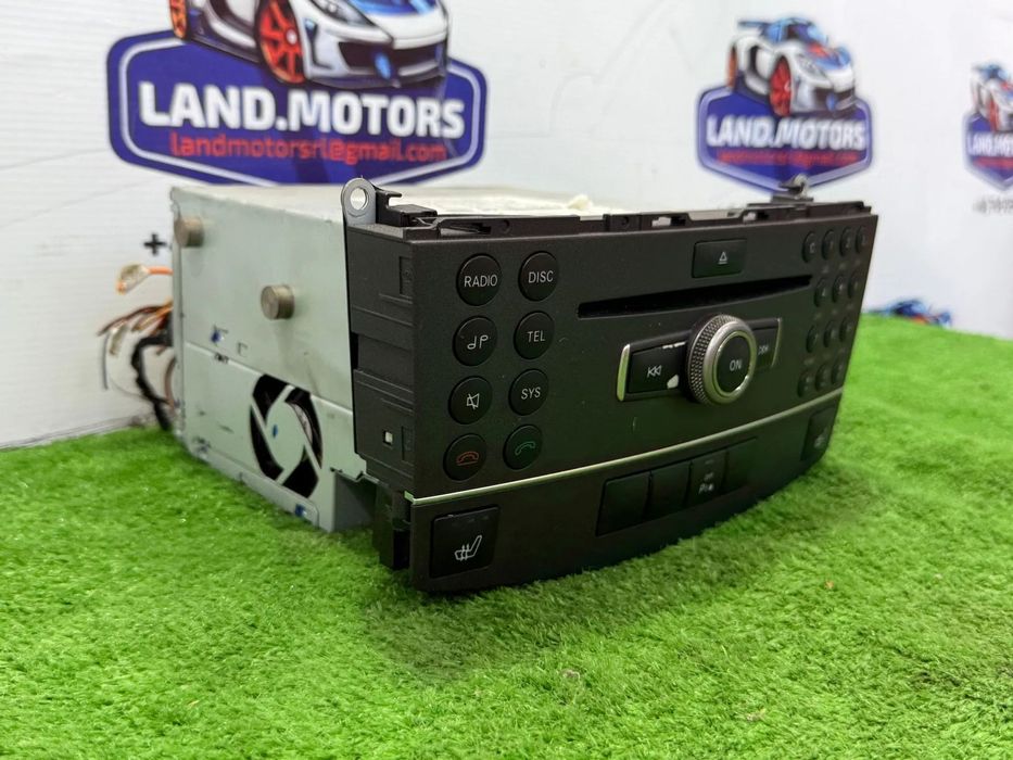 CONSOLA CENTRALA AUDIO / RADIO CD PLAYER / BUTOANE CONTROL MERCEDES BENZ C250 W204 C-Class 2011 2.1 DIESEL COD OEM A2045405609 A2049007302 A2049015501 A2049022301 2007-2015