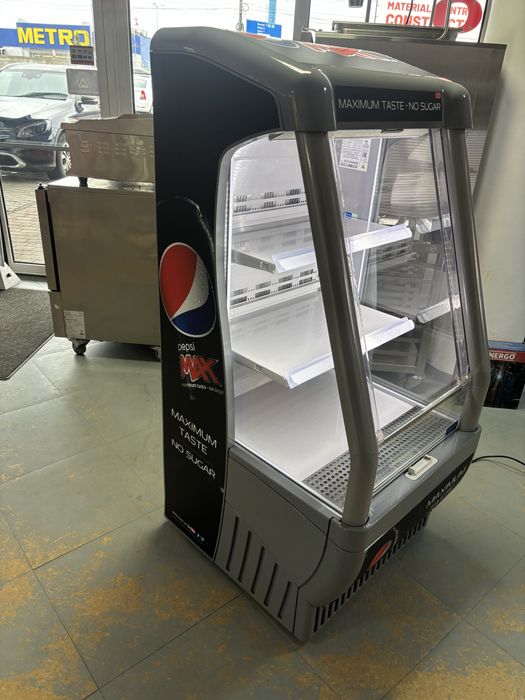 Vitrina bauturi deschisa