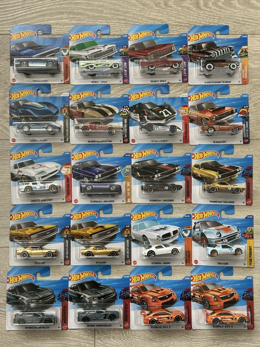 Machete/masinute Hot Wheels 1:64