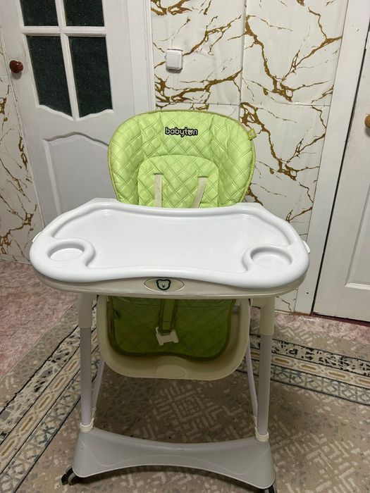 Продаю столик для кормления