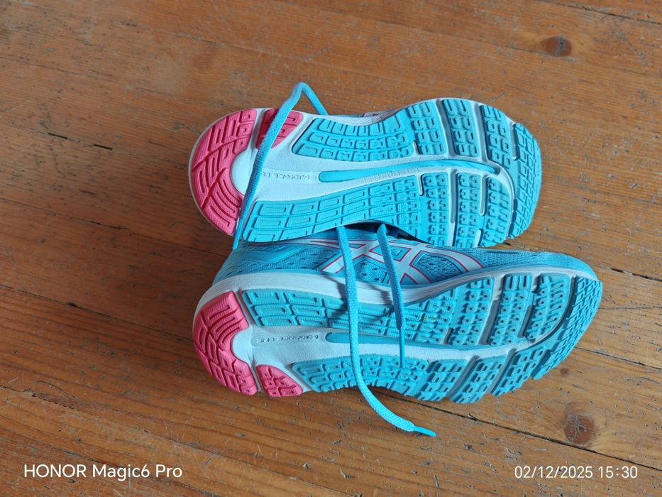 Маратонки  ASICS