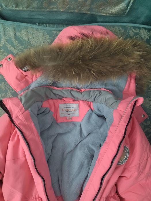 Продаю зимний комбинезон для девочек