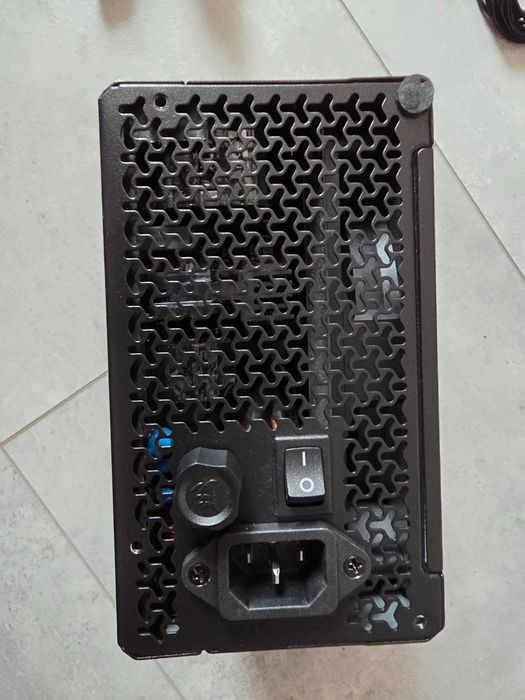 Vand Sursa Corsair RM850x, Cybenetics Gold, 850W, 12VHPWR, ATX 3.1, Full Modulara, Negru