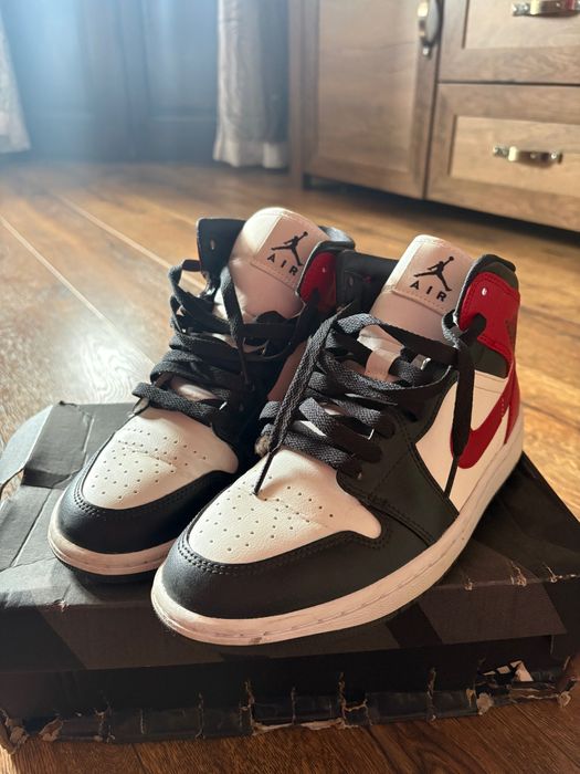 NIKE Air Jordan - почти нови