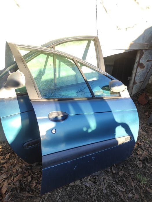 Продавам Врата Рено Меган Сценик