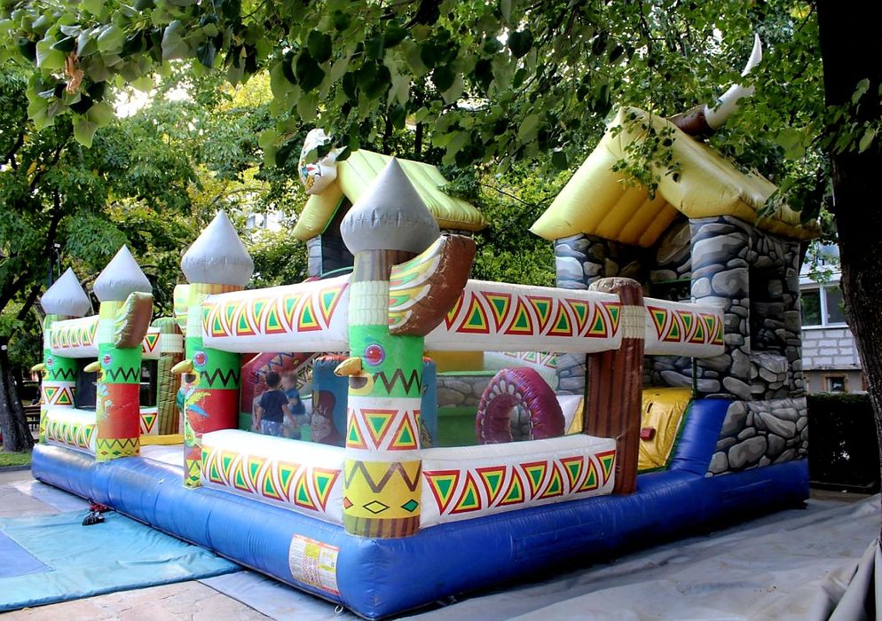 Надуваем детски Замък- Батут