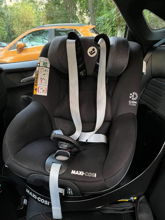 Vând scaun auto Maxi Cosi pentru copil până la 105cm