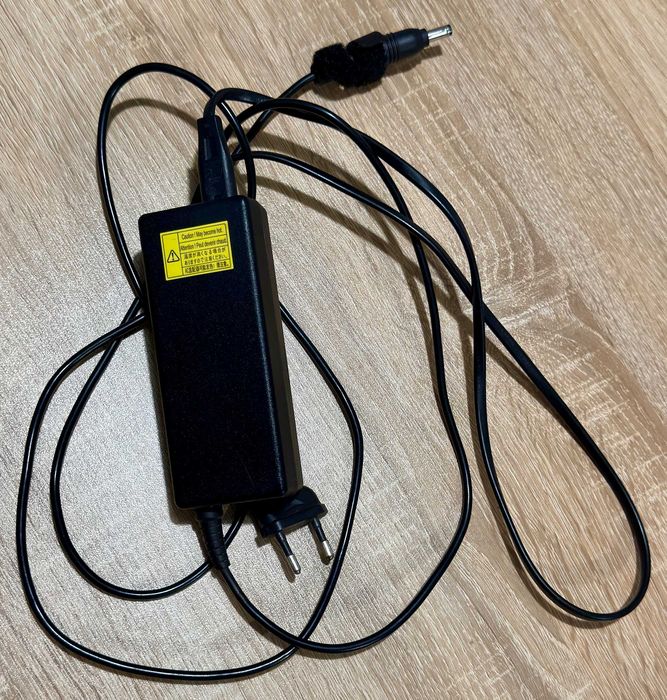 Toshiba Satellite C855-1Q9, AMD, оригинален Windows + мишка HP и кейс