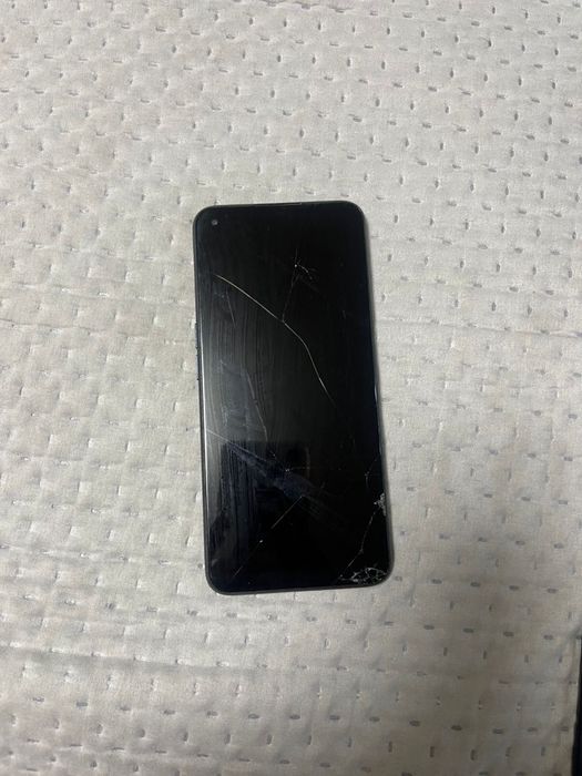 Продам телефон срочно