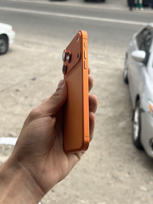 iPhone 11 в корпусе 17 Pro