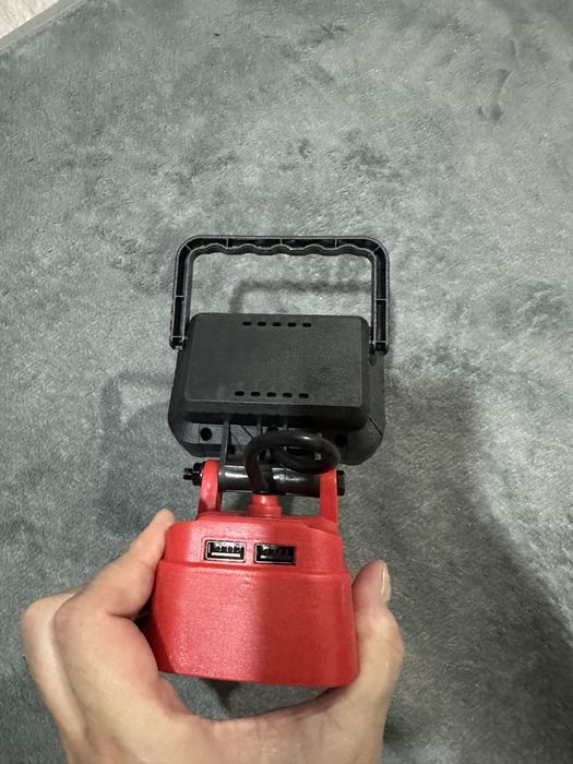 Lampa led milwuakee