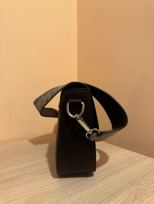 Черна дамска чанта от еко кожа