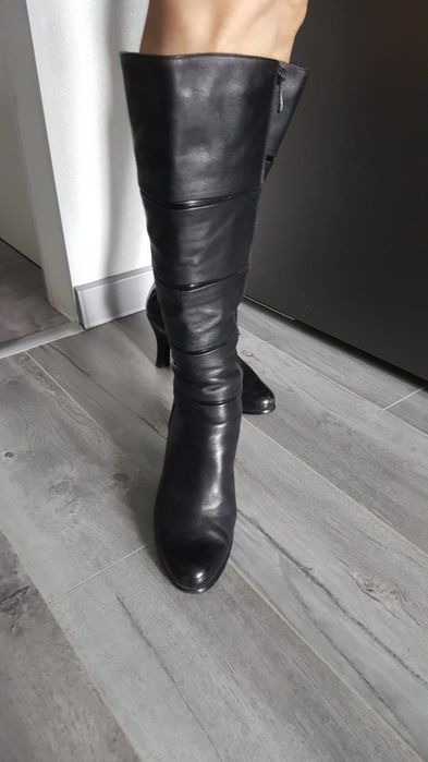 Продам демисезонные сапоги