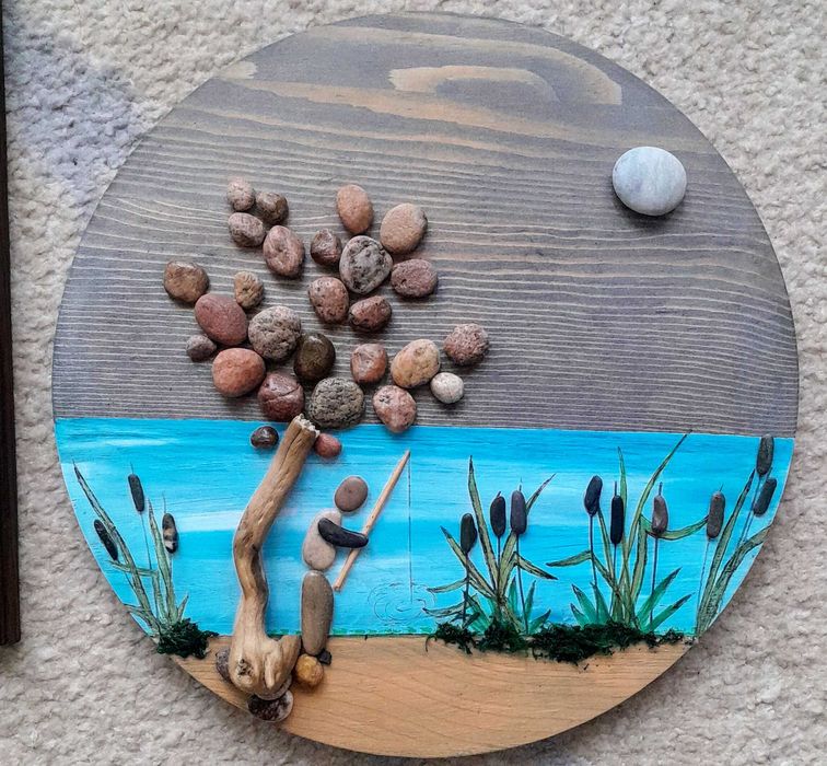 Tablouri cu pietre de râu și elemente naturale