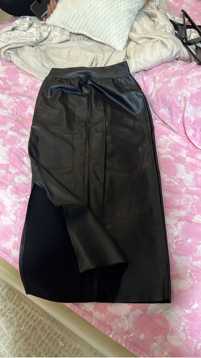 Продам пальто и юбки