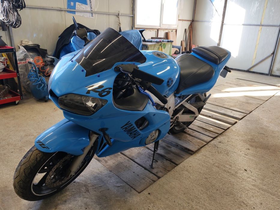 Yamaha r6 carburație An 2001