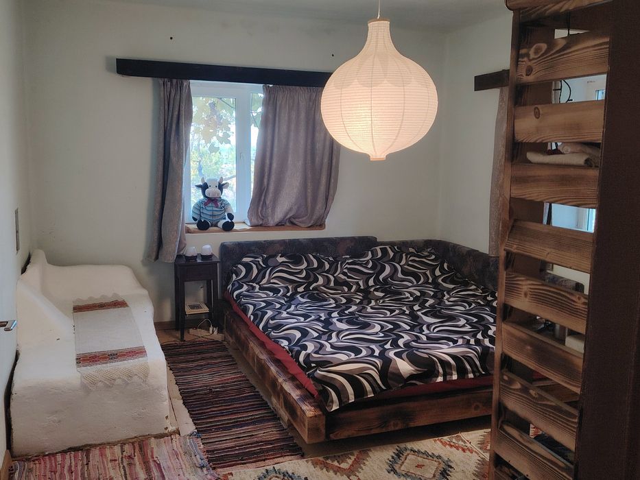 Case, camping și 1 hectar de teren la întrarea în parcul național Rete