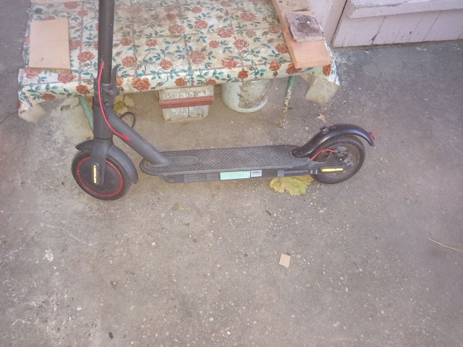 Vând trotineta Xiaomi perfect funcțională