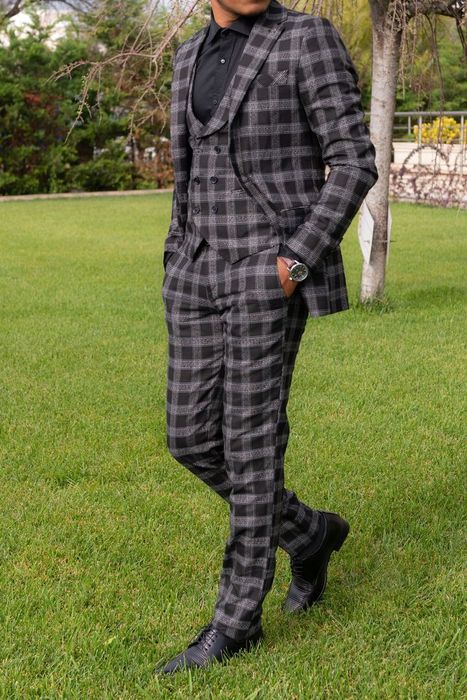 Costum negru vesta, sacou și pantaloni