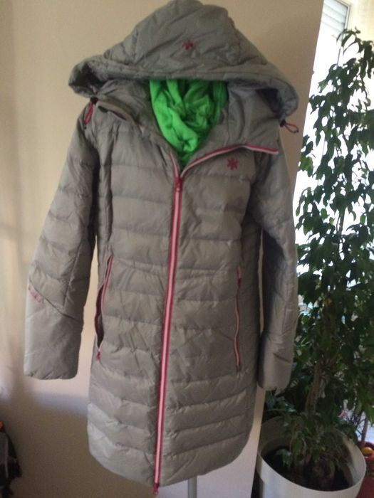 Много топло зимно,сиво яке.